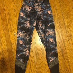 Lululemon size 8